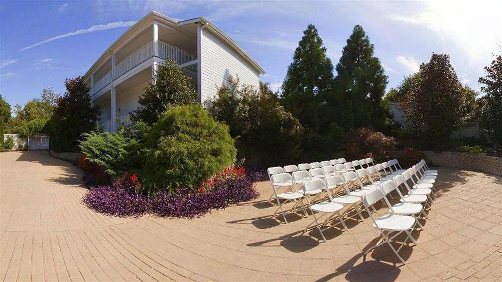 Quality Near Historic Downtown Square Hotel