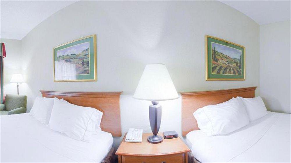 Quality Near Historic Downtown Square