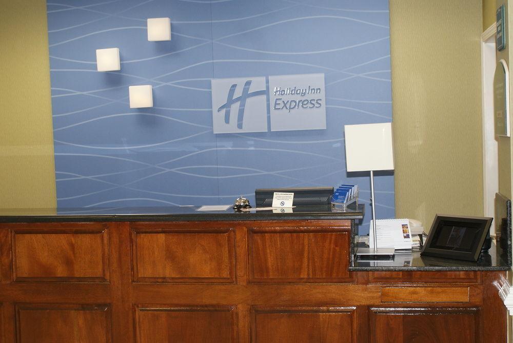 Quality Near Historic Downtown Square Hotel 3*