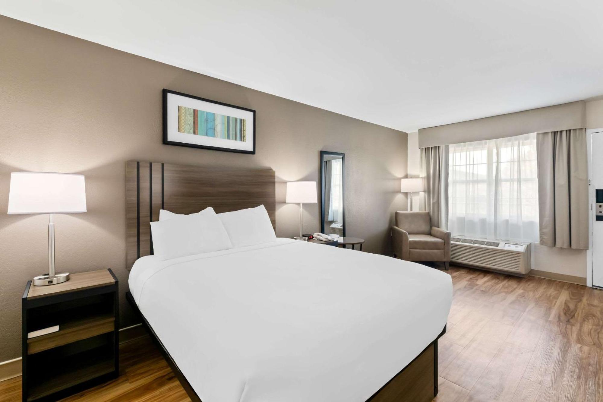 Quality Near Historic Downtown Square Fayetteville