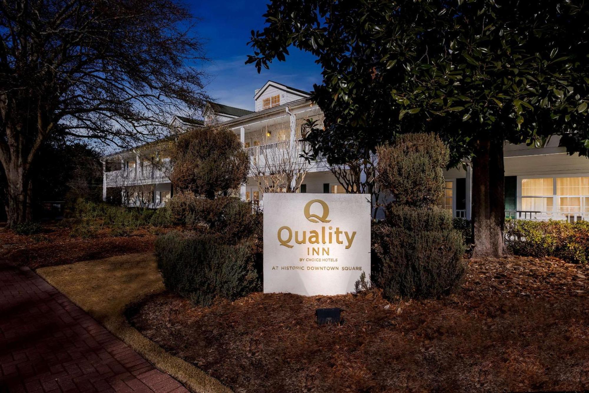 Quality Near Historic Downtown Square